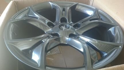 Invader R20 Toyota LC200 Lexus LX570 5/150 HB