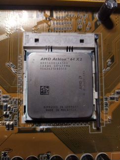 Материнска плата Asus с процесором AMD