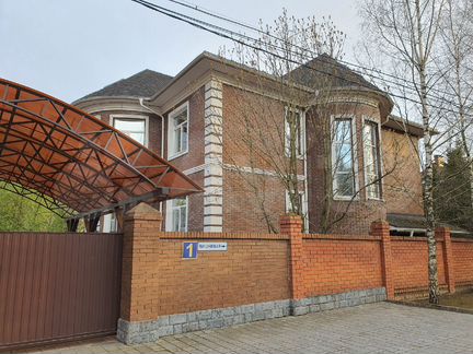 Коттедж 503 м² на участке 12.8 сот.