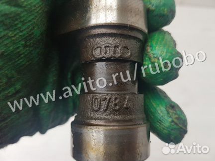 Распредвал выпускной левый Vw Passat B5 ATQ 2001