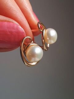 Золотые серьги с крупным жемчугом