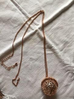 Цепочка с крупным кулоном