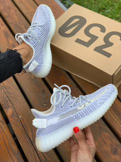 Кроссовки Yeezy Boost