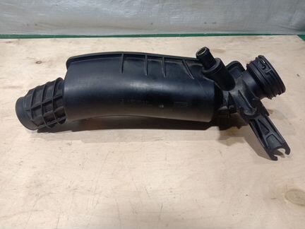 Патрубок интеркулера на Mercedes-Benz M271