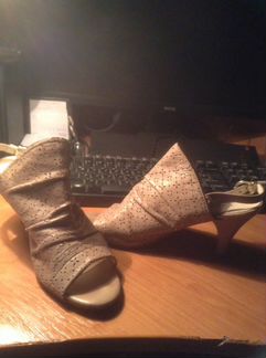 Босоножки 37 Р Geox бежевый цвет Мягкая кожа