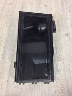 Крышка корпуса воздушного фильтра левая верхняя Vw