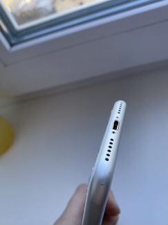 Телефон iPhone 7