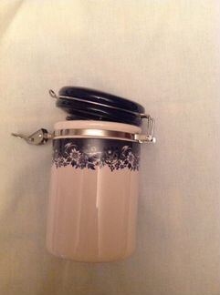 Банка для сыпучих продуктов с зажимом