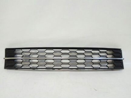 Решетка в бампер передняя нижняя Skoda Octavia A7