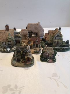 Коллекция миниатюрных домиков