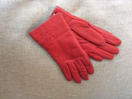 Кожаные перчатки