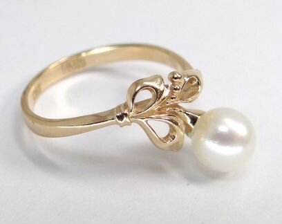 Золотое кольцо 585 пробы с жемчужиной