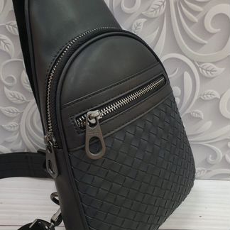 Новая мужская сумка слинг Bottega Veneta черная