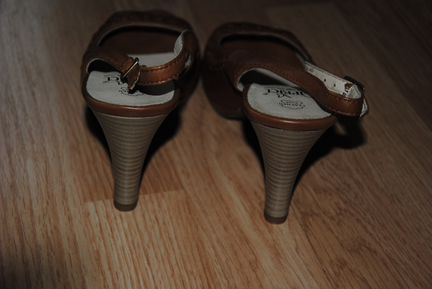 Босоножки Caprice 38 размер