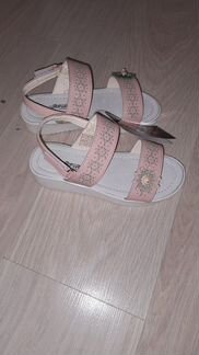 Новые босоножки 33 размер