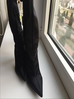 Потрясающие атласные сапоги 