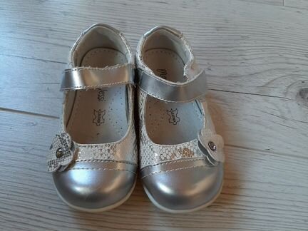 Туфли для девочки кожаные размер 23 новые