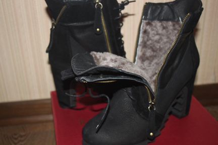 Ботинки зимние с натуральным мехом разм.39