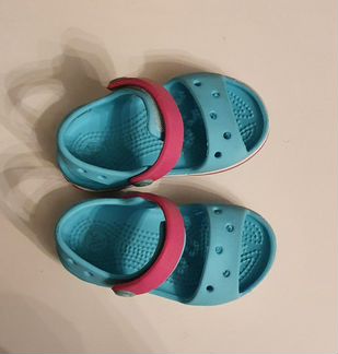 Сандалии crocs для девочки