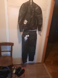 Костюм для мотоциклиста кожаный