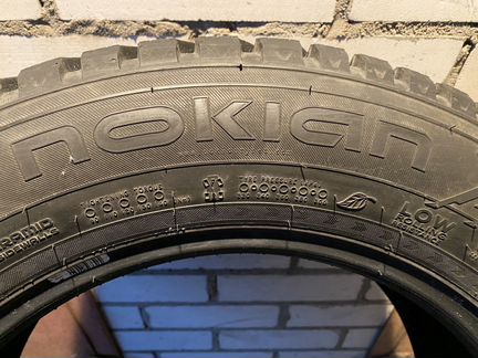 Nokian hakkapeliitta 8 SUV 215/65 R17 103 T