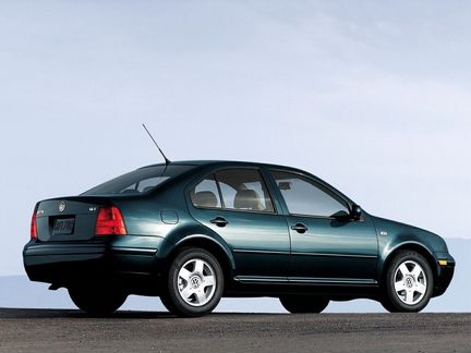 Боковое стекло на volkswagen jetta 4D SED (2005-11