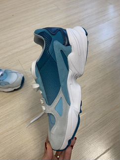 Кроссовки новые Adidas falcon