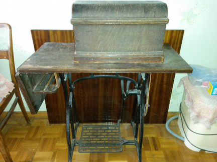 Швейная машинка singer