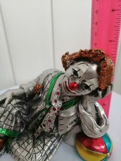 Клоун с мячом