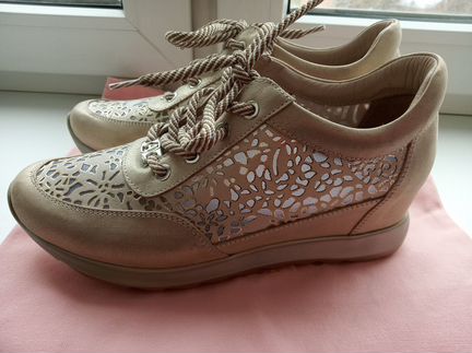 Кроссовки alpino 40р. Золотой цвет