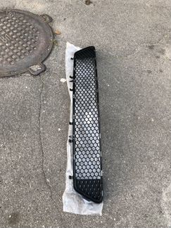 Решетка в бампер Mercedes E212 AMG до рест