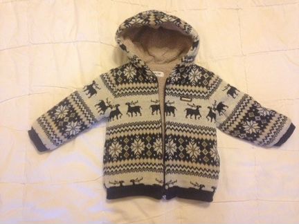 Тёплая вязаная куртка с капюшоном