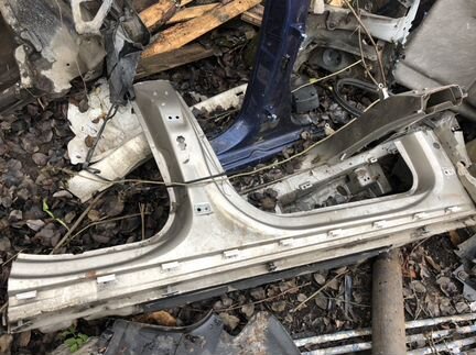 Порог правый со стойкой Audi a7