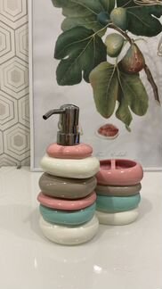 Дозатор для мыла и подставка для щёток