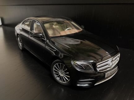 Mercedes-Benz E-class 1/18