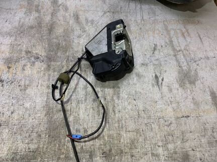 Замок двери задний правый Mercedes E-Class W211