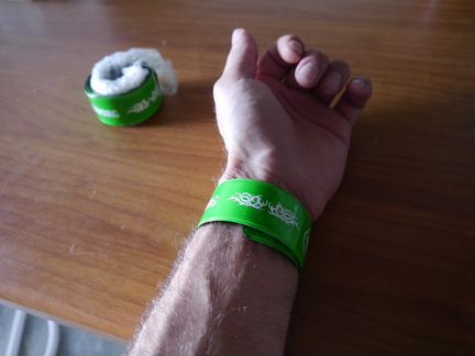 Светоотражающий браслет tuborg с самофиксацией
