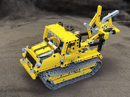 Lego Technic 42028 (траншеекопатель)