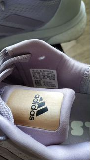 Продам женские кроссовки adidas