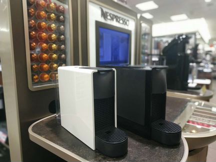Кофемашина Nespresso C30 Essenza Mini White Black