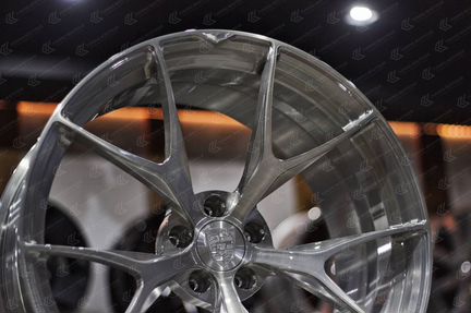 Кованые диски R21 на Porsche Macan