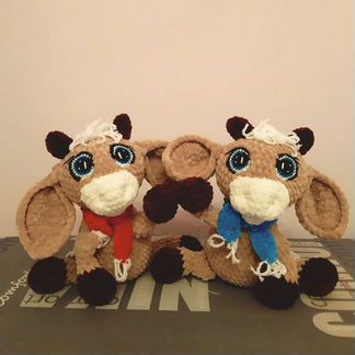 Бычки. Игрушки из плюшвой пряжи