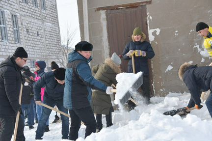 Уборка снега в ручную