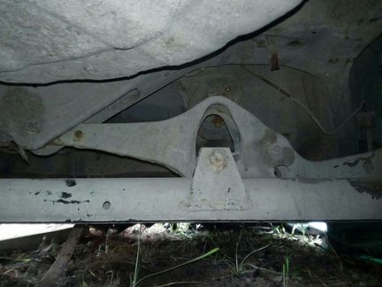 На нисан алмера классик стойка задняя леваяв сборе