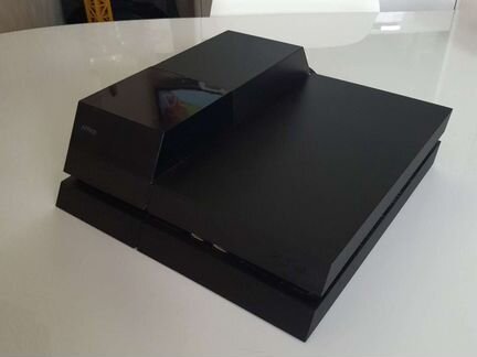 Sony PS4 3tb 4 игры 2 джойстика