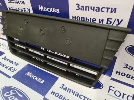 Решетка в бампер нижняя Ford Focus 3 2011-2015