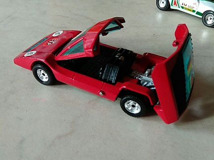 Продаю масштабную модель спортивного авто fiat aba