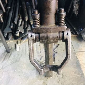 Молоток # отбойный Makita HM1801