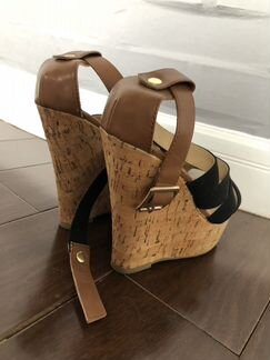 Босоножки новые