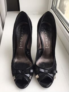 Кружевные босоножки Casadei 36,5 размер